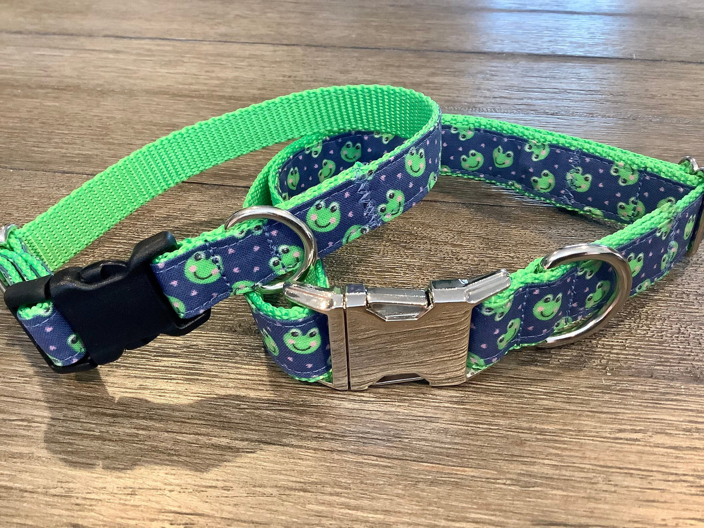 Fun Dog Collar with green frogs