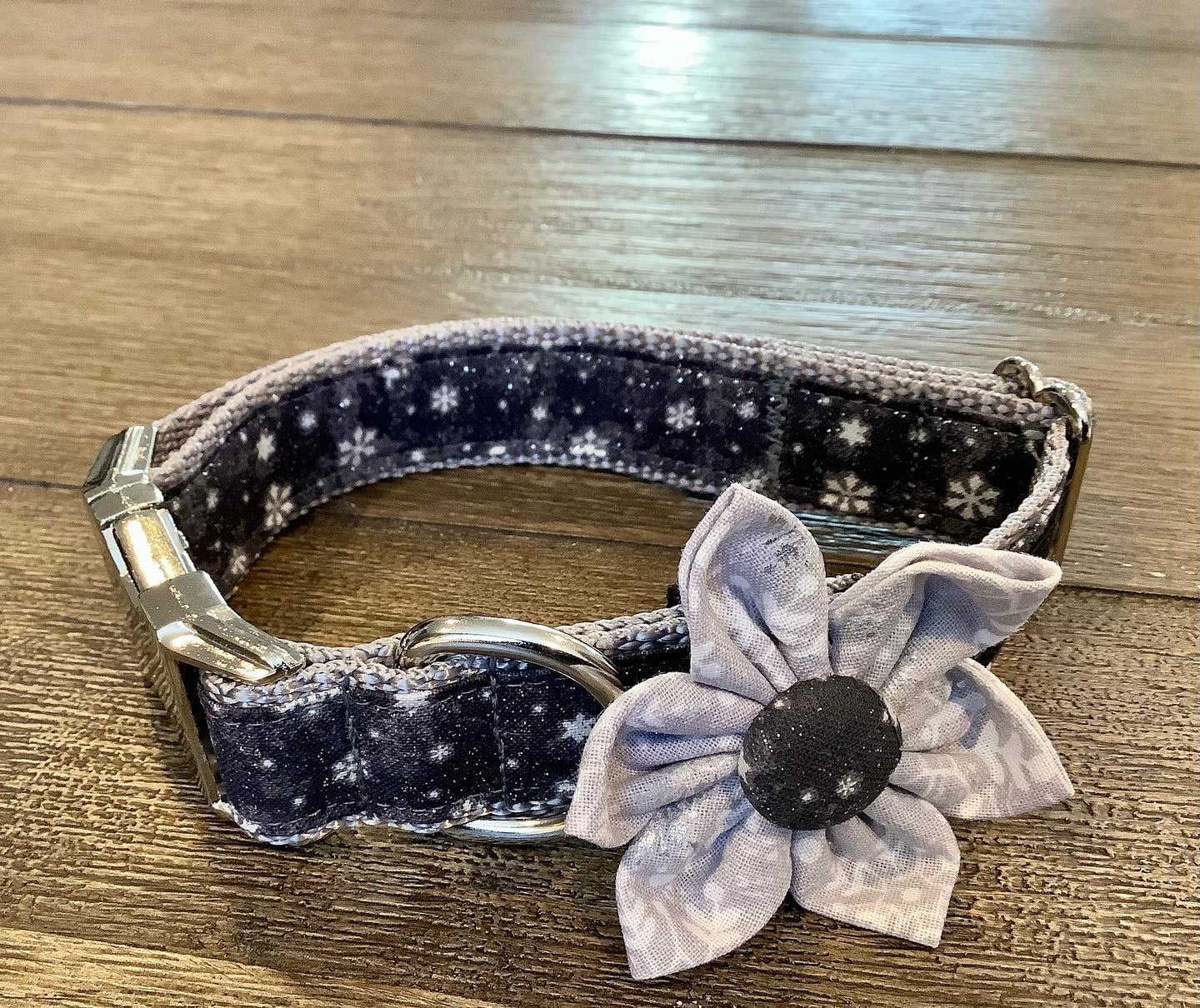 Adjustable Dog Collar with SnowFlakes for Christmas